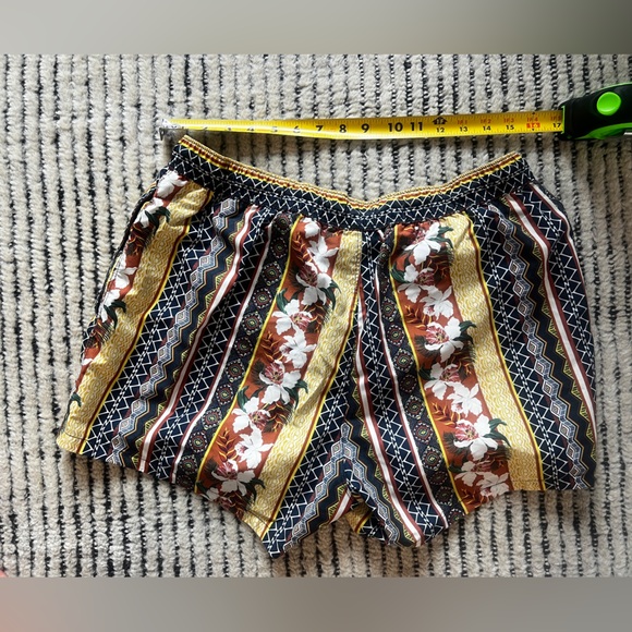 ASOS Multicolor Patterned Shorts - Picture 3 of 7